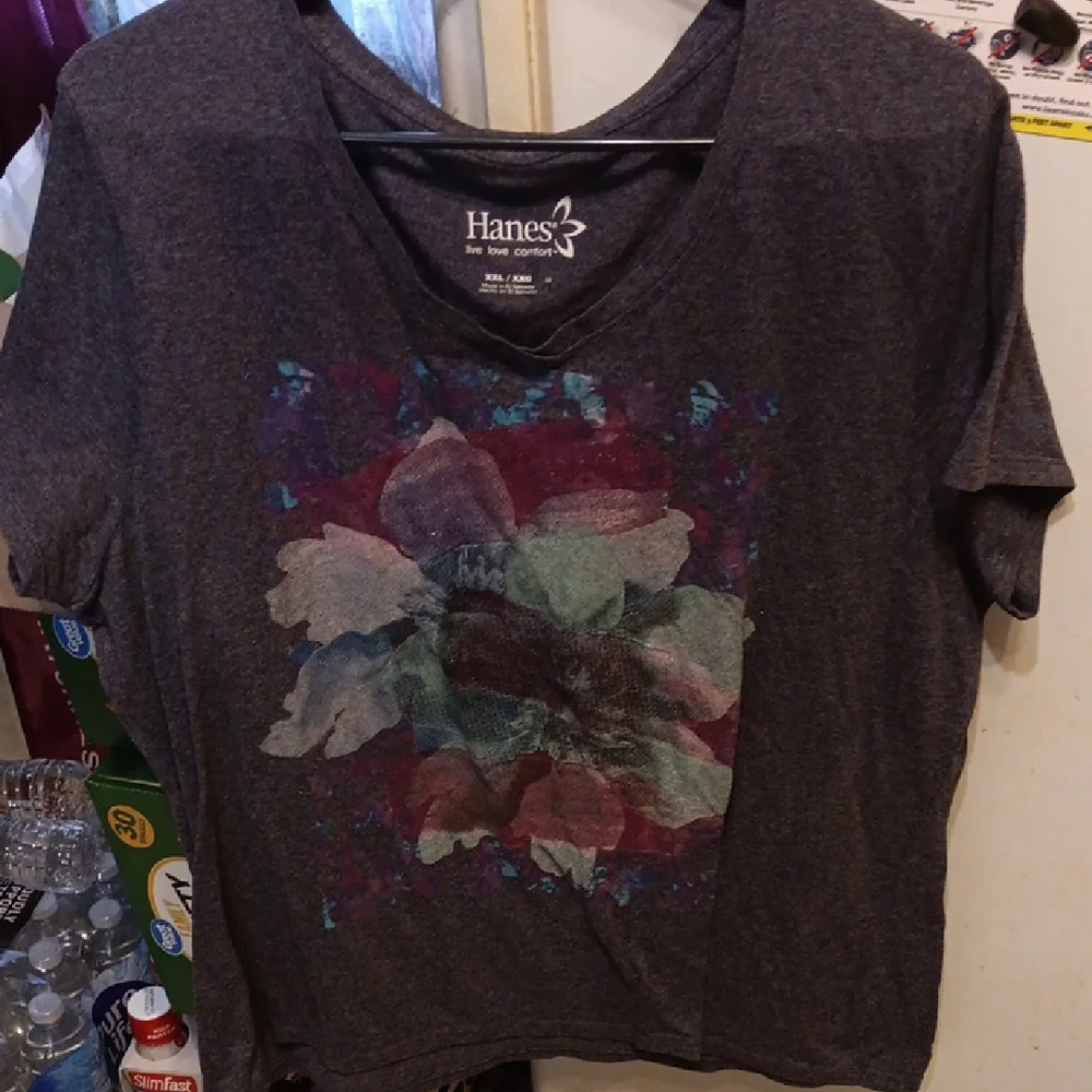 Hanes Dark Gray T-Shirt with Colorful Abstract Design - Picture 4 of 5